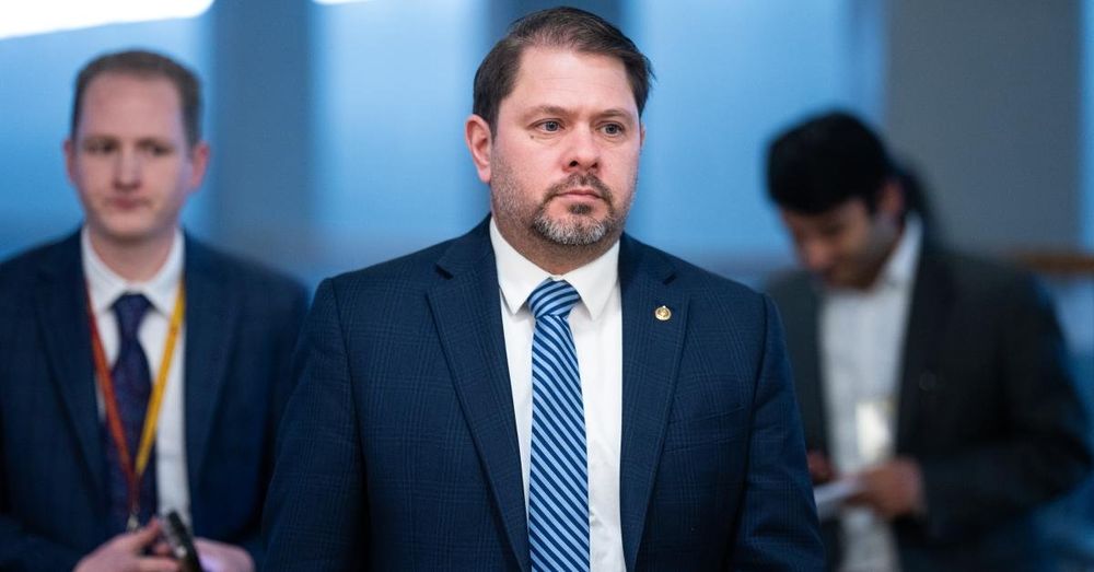 Arizona Democrat prompts presidential run rumors after revealing new border plan, visiting PA