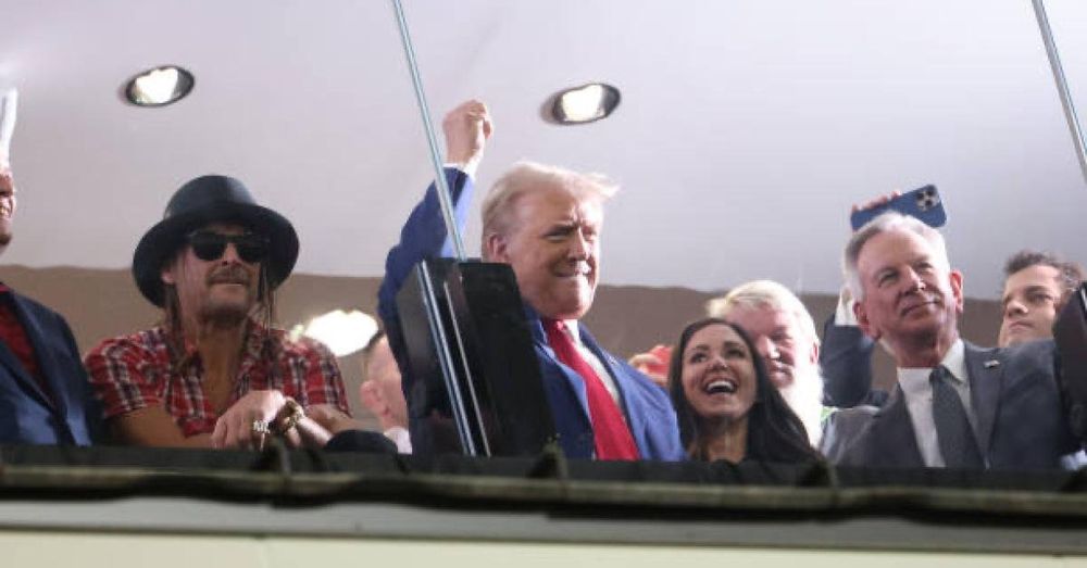 Trump gets roaring welcome at epic Alabama-Georgia football game, flags NFL rule change