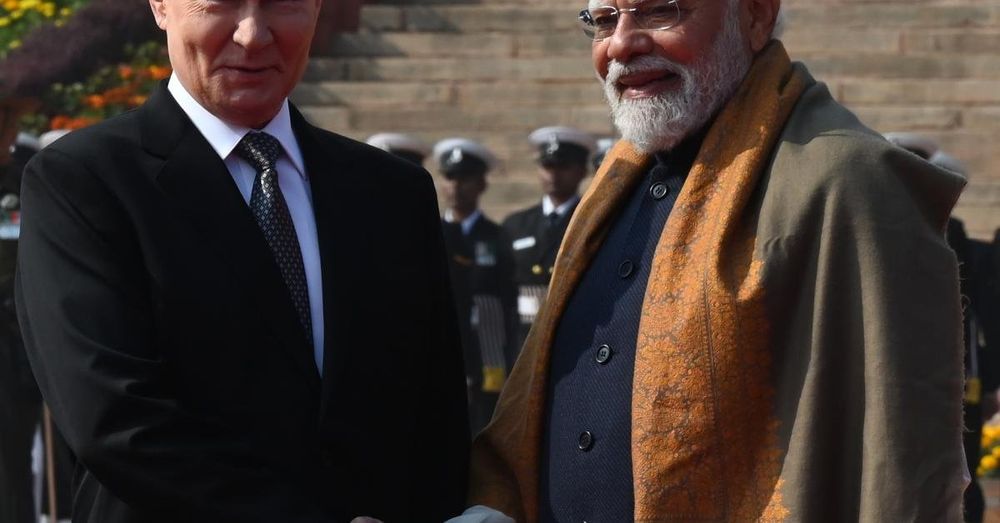 Putin, Modi announce deal to boost annual trade to $100 billion by 2030