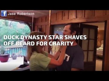 Duck Dynasty Star Shaves Off Beard For Charity