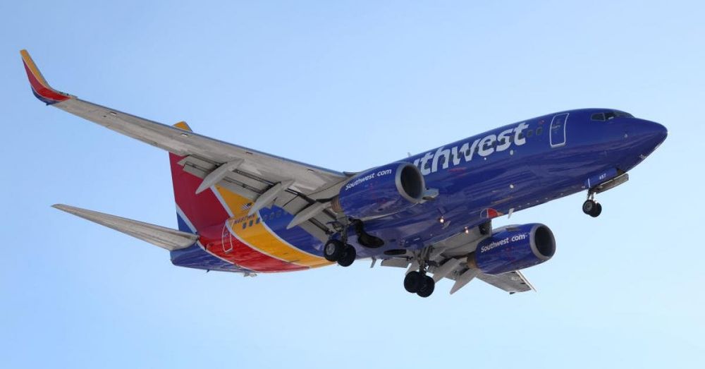 Southwest flight attempts to take off through Florida taxiway instead of runway