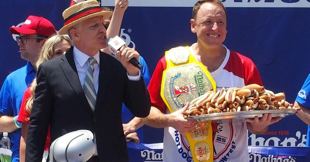 Joey Chestnut wins 4th of July hot dog eating contest for 18th time