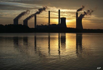 FILE - The coal-fired Plant Scherer in Juliette, Ga., June 3, 2017. The Trump administration is doing away with a decades-old air emissions policy opposed by fossil fuel companies, a move that environmental groups say will result in more pollution. 