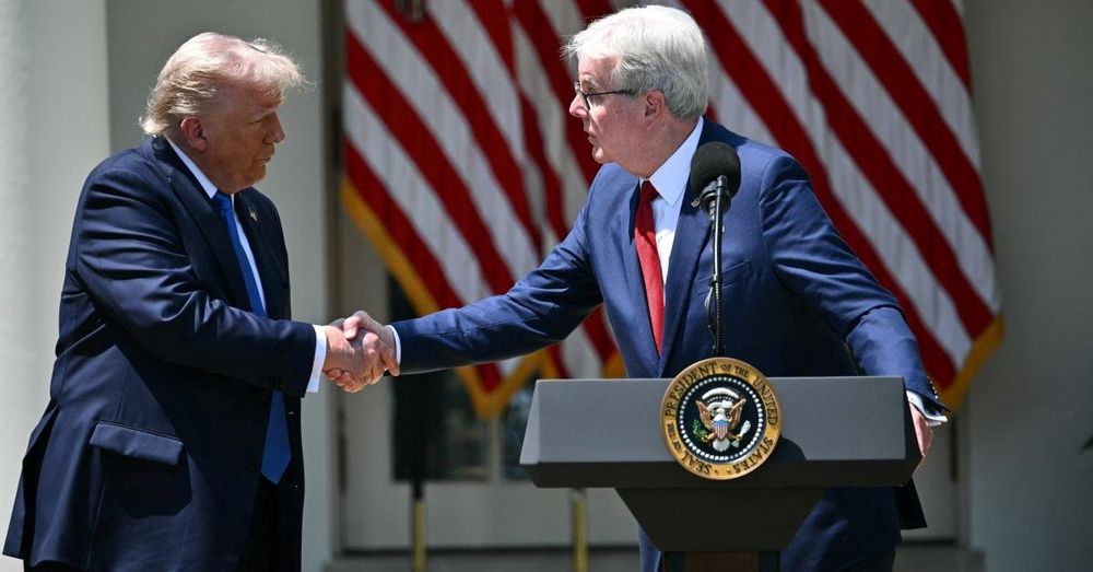Trump establishes new Religious Liberty Commission led by Texas' Dan Patrick and Ben Carson