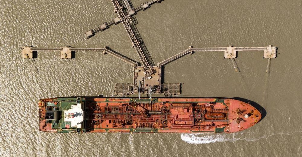 Record armada of tankers bound for U.S. Gulf to load oil