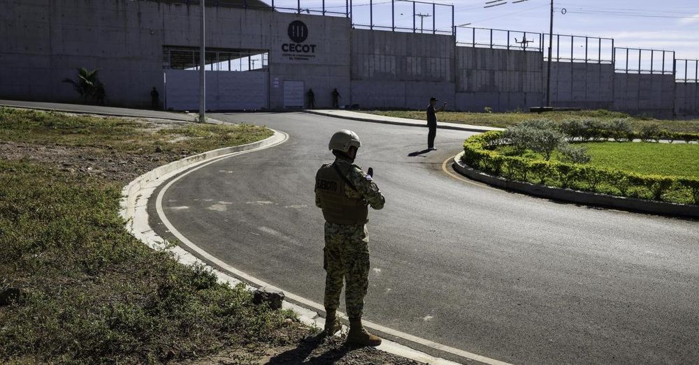 El Salvador’s Berkele offers to send all prisoners to willing country after Hillary Clinton comments