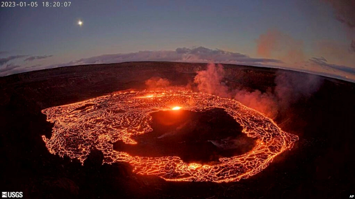 Hawaii’s Kilauea Erupts Again