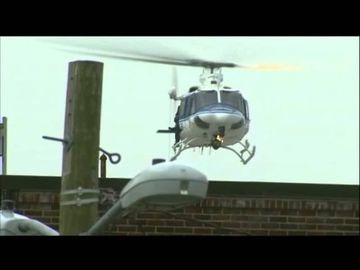 Raw: Air lift at scene of Navy Yard shooting