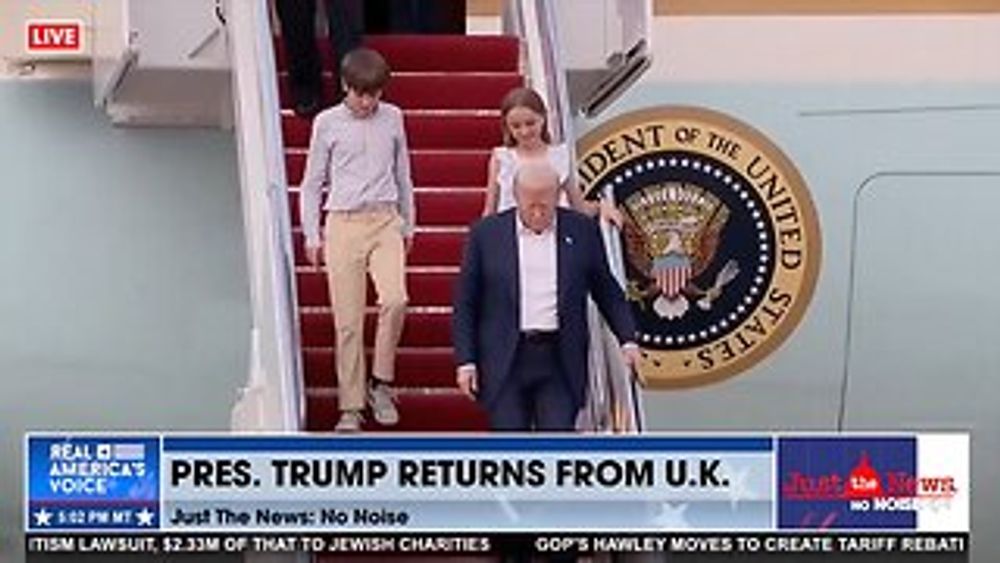 PRESIDENT TRUMP DISEMBARKS AIR FORCE 1