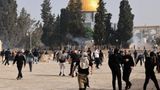 Israeli police officers, over 300 Palestinians injured in latest protests at Jerusalem holy site