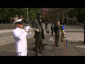 Raw: Chuck Hagel lays wreath at US Navy Memorial