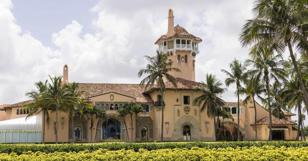 Trump hosts Sheriff's deputies who arrested Ryan Routh at Mar-a-Lago