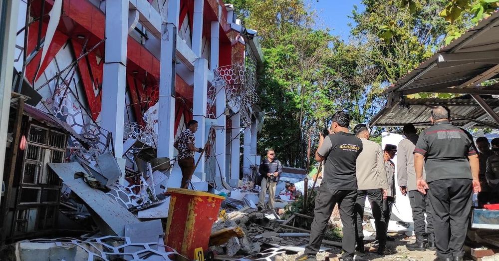 Major earthquake hits Indonesia, at least one dead