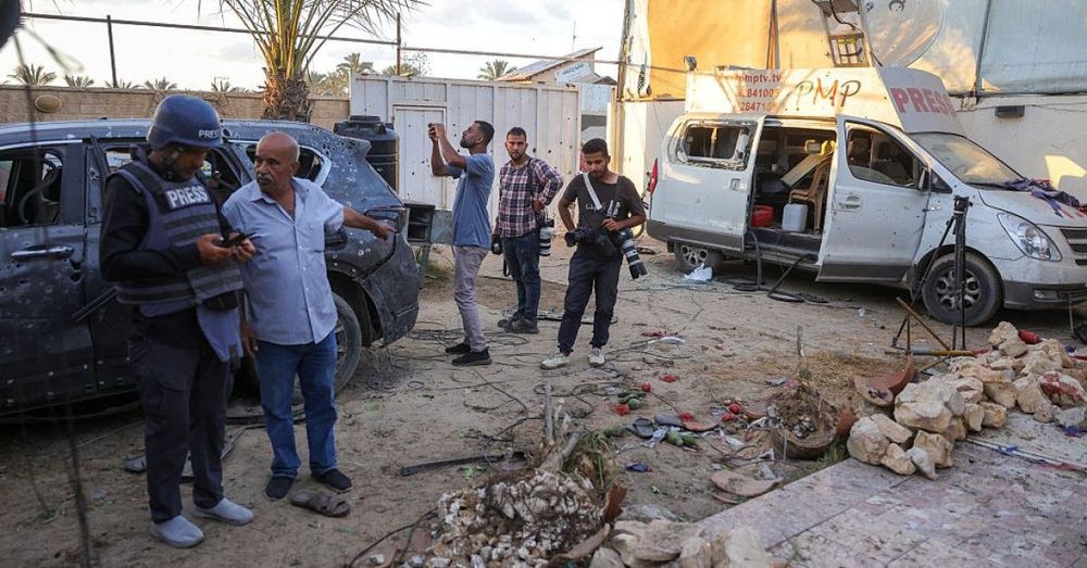 Israel halts transfer of aid, launches airstrikes in Gaza after Hamas attack