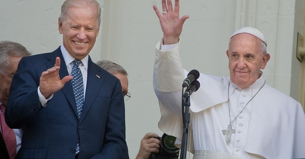 Poll: Catholics support Trump over Biden for president