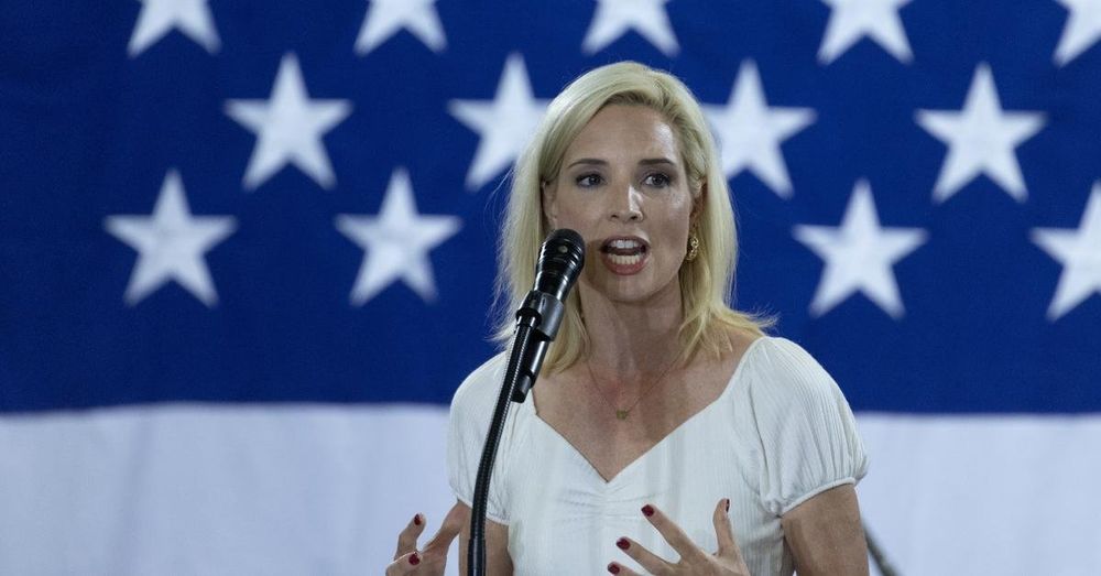 Iowa GOP Rep. Ashley Hinson announces bid to replace Ernst in Senate