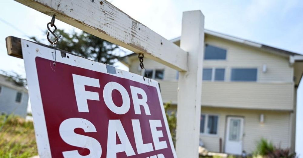 Existing home sales slipped to lowest level since 1995 as prices climb