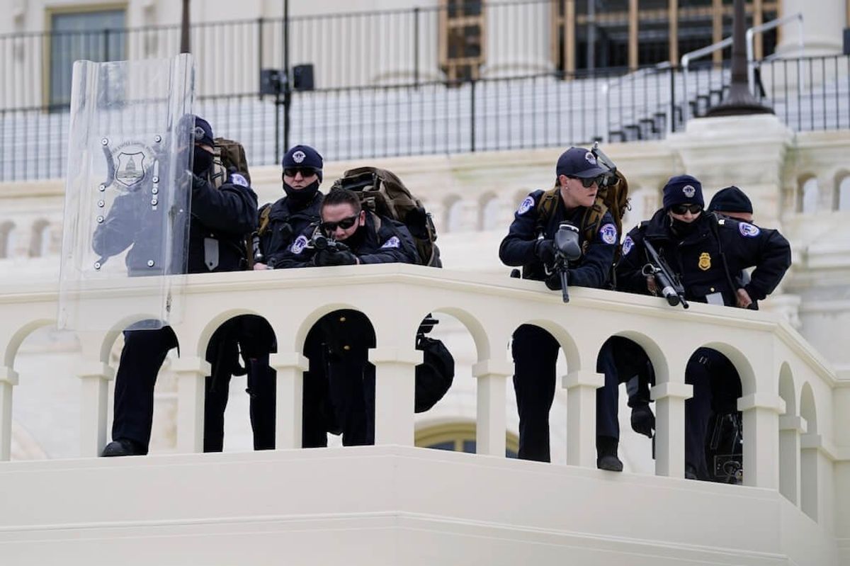 Police Officer’s Death Intensifies US Capitol Siege Questions