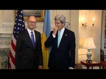 John Kerry holds talks with Ukrainian prime minister