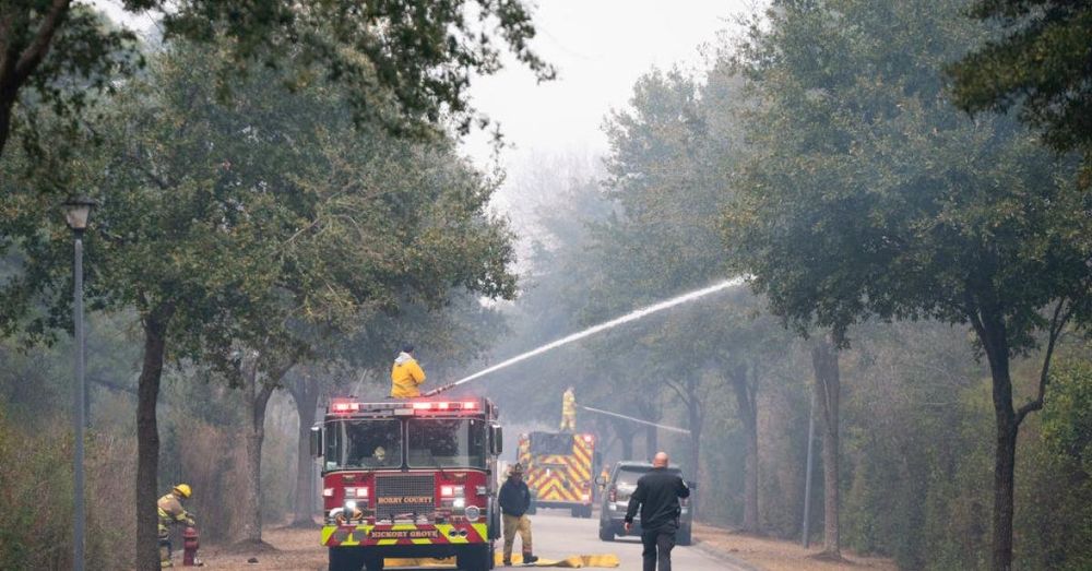 More than 175 wildfires across South and North Carolina force evacuations