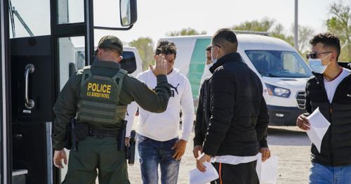 Twitter's Community Notes fact checks CBP claim on migrant travel