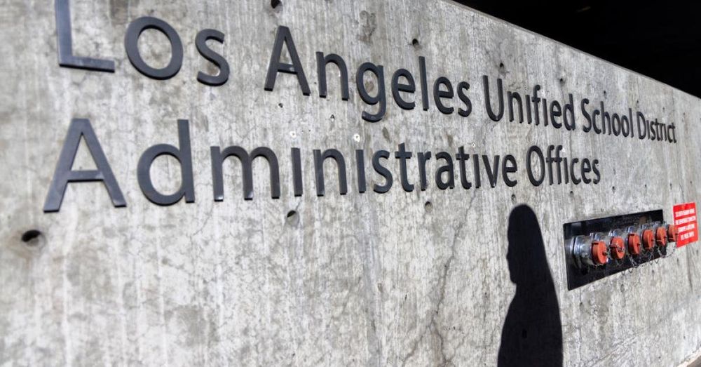 Los Angeles schools to give students 'Know Your Rights' cards