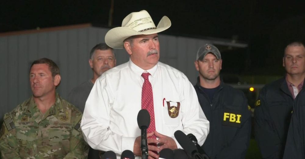 Texas Operation Lone Star arresting gang members and smugglers, finding stash houses